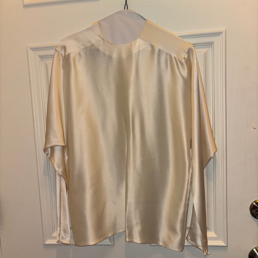 Vintage 80’s Long Sleeve 100% Silk Blouse 4 in Ivory Cream Excellent Condition!